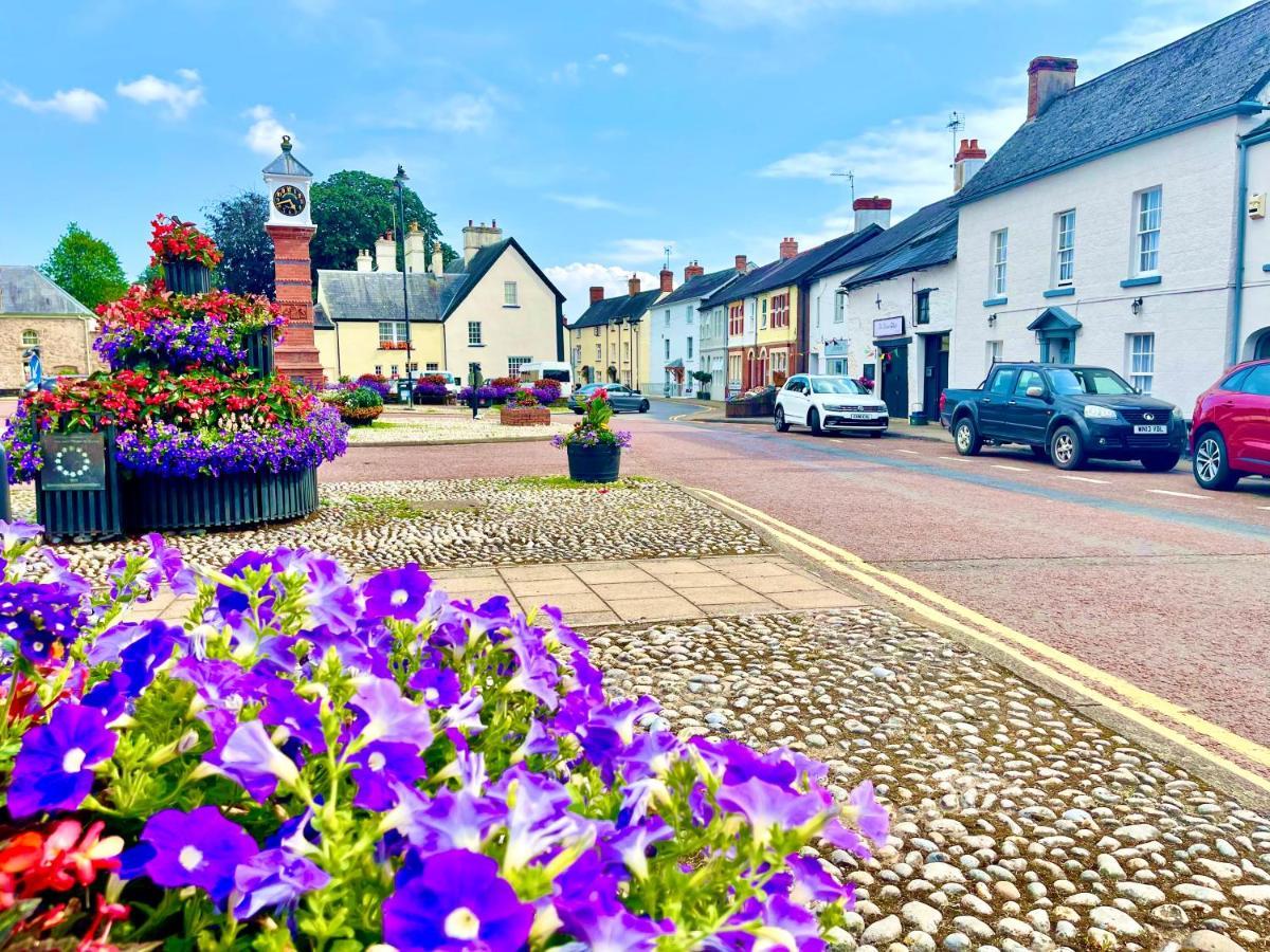 Penderi House Usk With Cymru Holidays エクステリア 写真